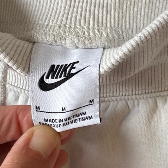 Nike Men's white sweatpants Joggers with Black Logo - Picture 3 of 8